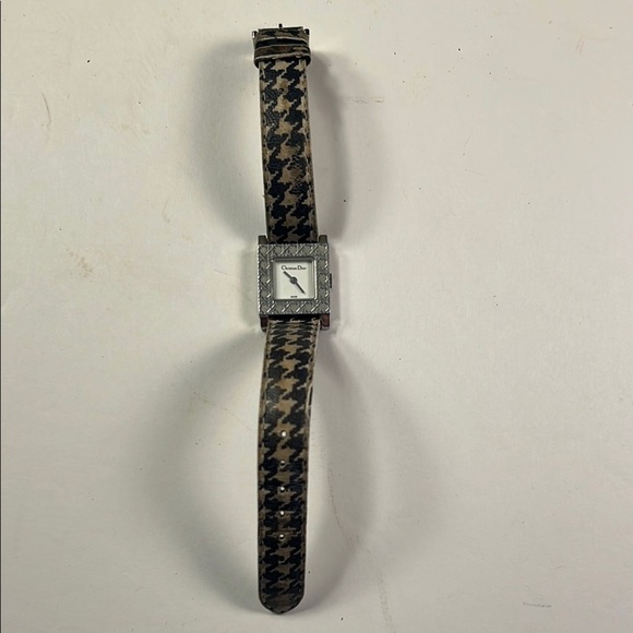 Christian Dior Houndstooth Watch Does Not Come with box anymore. The box sold. - Picture 3 of 6